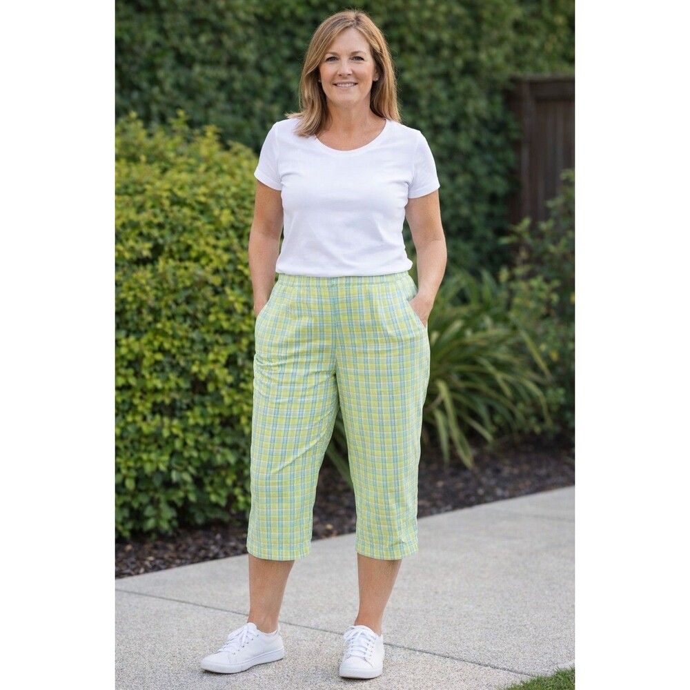 Pants Size 24 Womans Bay Studios Green Blue Plaid Casual Capris Elastic Waist